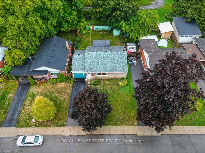 Photo 43 at 22 Dunning Court, Dundas, Hamilton