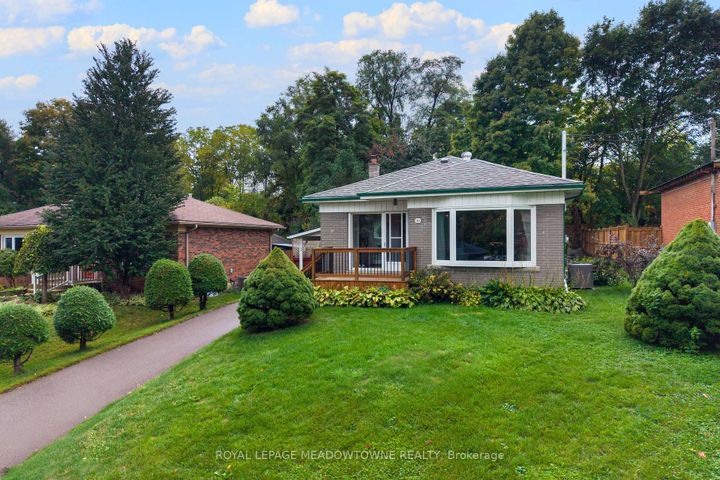 Photo 2 at 36 Hewson Crescent, Georgetown, Halton Hills