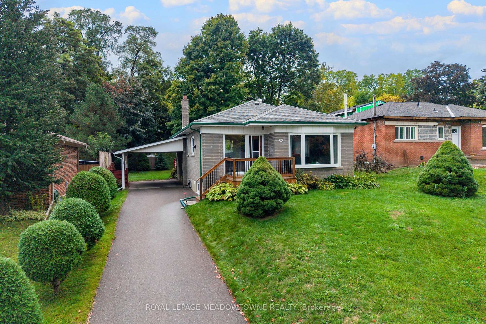 36 Hewson Crescent, Georgetown, Halton Hills 2