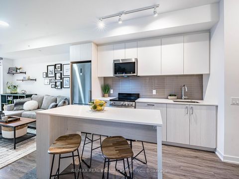 Photo 6 at 429 - 1787 St Clair Avenue W, Pellam Park, Toronto