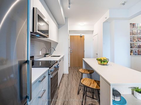 Photo 8 at 429 - 1787 St Clair Avenue W, Pellam Park, Toronto