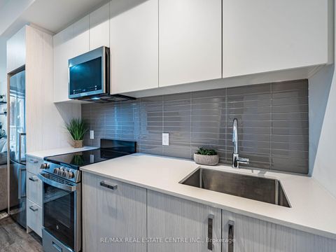 Photo 11 at 429 - 1787 St Clair Avenue W, Pellam Park, Toronto