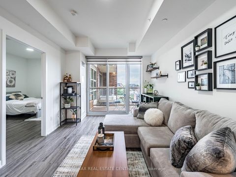 Photo 14 at 429 - 1787 St Clair Avenue W, Pellam Park, Toronto