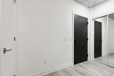Photo 2 at 401 - 28 Eastern Avenue, Moss Park, Toronto