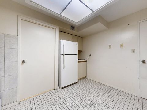 Photo 11 at 406 - 188 Spadina Avenue, Chinatown, Toronto