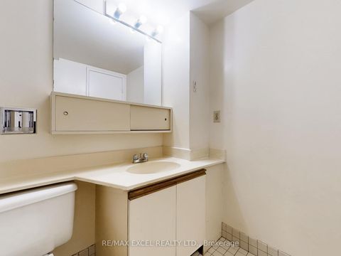 Photo 21 at 406 - 188 Spadina Avenue, Chinatown, Toronto