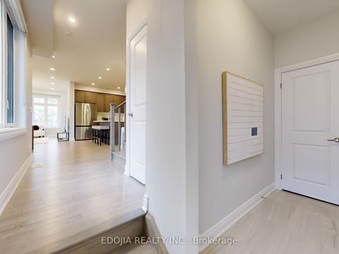 Photo 11 at 10 Pevensey Lane, Angus Glen, Markham