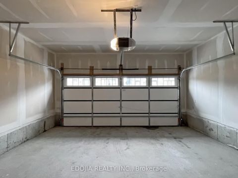 Photo 37 at 10 Pevensey Lane, Angus Glen, Markham