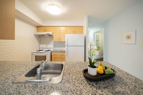 Photo 11 at 1116 - 31 Bales Avenue, Willowdale East, Toronto