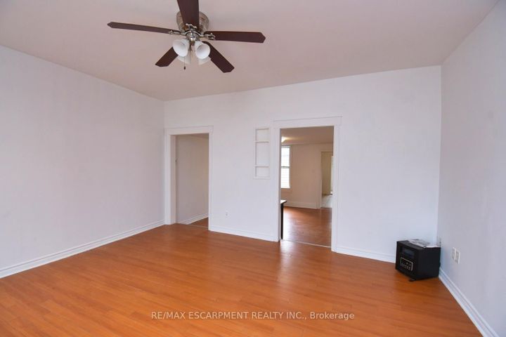 Photo 4 at 122 Evans Street, Landsdale, Hamilton