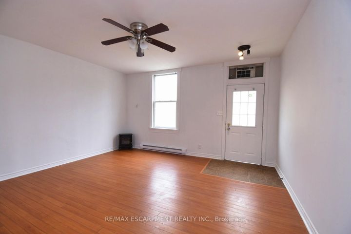 Photo 5 at 122 Evans Street, Landsdale, Hamilton