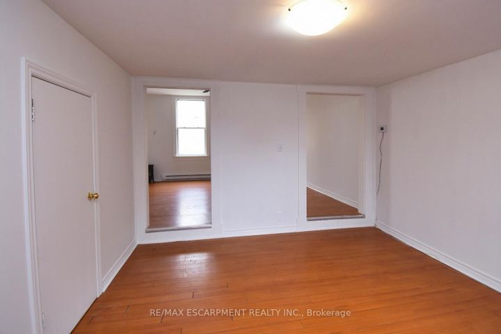 Photo 9 at 122 Evans Street, Landsdale, Hamilton