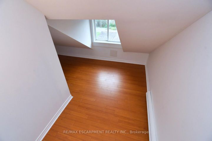 Photo 20 at 122 Evans Street, Landsdale, Hamilton