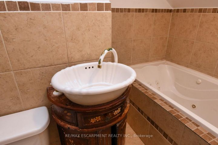 Photo 25 at 122 Evans Street, Landsdale, Hamilton