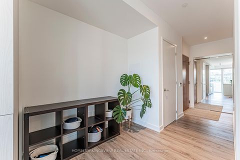 Photo 5 at 923 - 15 Queens Quay E, Waterfront Communities C8, Toronto