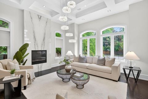 Photo 7 at 29 Junewood Crescent, Windfields, Toronto