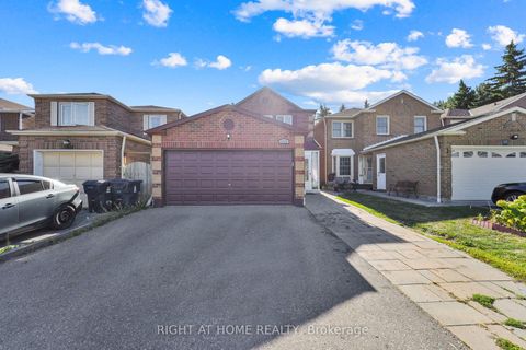 Photo 2 at 105 Hupfield Trail, Malvern, Toronto