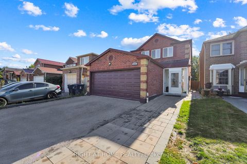 Photo 4 at 105 Hupfield Trail, Malvern, Toronto