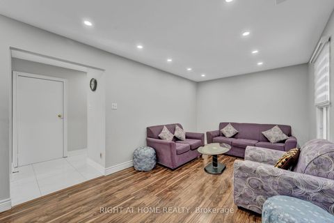 Photo 6 at 105 Hupfield Trail, Malvern, Toronto