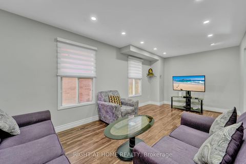 Photo 7 at 105 Hupfield Trail, Malvern, Toronto