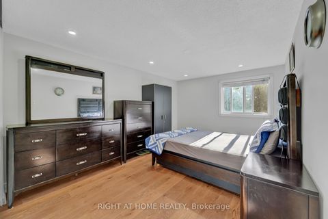 Photo 19 at 105 Hupfield Trail, Malvern, Toronto
