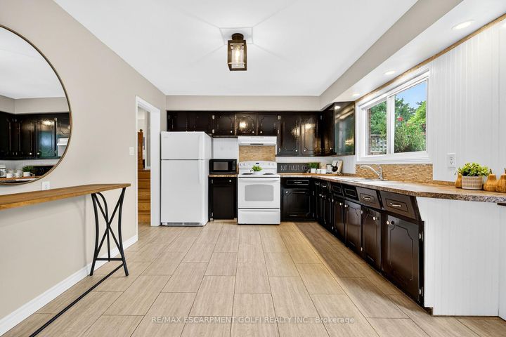 Photo 13 at 5 Westmoreland Road, Rural Flamborough, Hamilton
