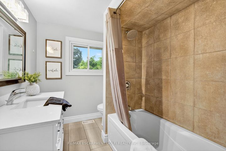 Photo 22 at 5 Westmoreland Road, Rural Flamborough, Hamilton