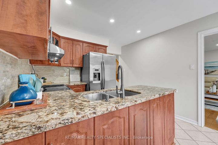 Photo 7 at 136 Clover Bloom Road, Wellington, Brampton