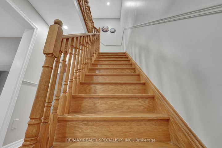 Photo 18 at 136 Clover Bloom Road, Wellington, Brampton