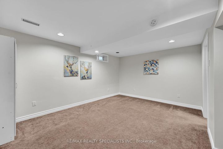 Photo 30 at 136 Clover Bloom Road, Wellington, Brampton