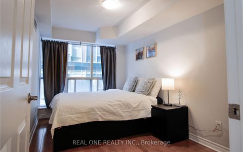 Photo 1 at 929 - 250 Wellington Street W, Waterfront Communities C1, Toronto