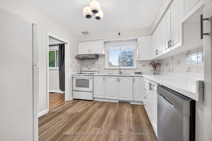 Photo 18 at 44 Bowerbank Drive, Newtonbrook East, Toronto