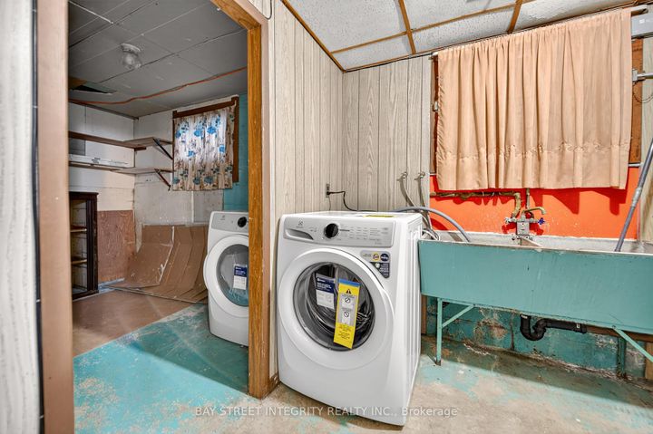 Photo 34 at 44 Bowerbank Drive, Newtonbrook East, Toronto