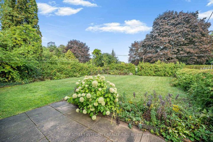 Photo 35 at 44 Bowerbank Drive, Newtonbrook East, Toronto