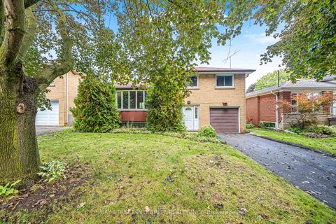 Photo 1 at 44 Bowerbank Drive, Newtonbrook East, Toronto