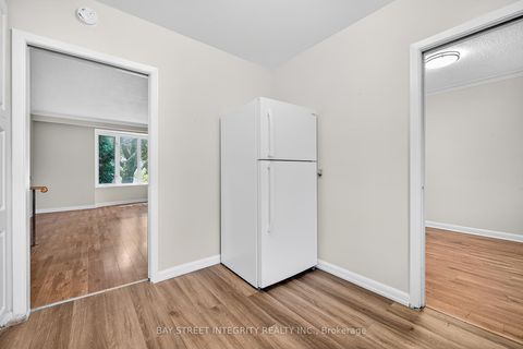 Photo 20 at 44 Bowerbank Drive, Newtonbrook East, Toronto