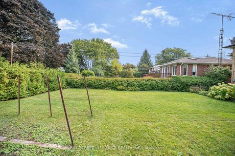 Photo 38 at 44 Bowerbank Drive, Newtonbrook East, Toronto