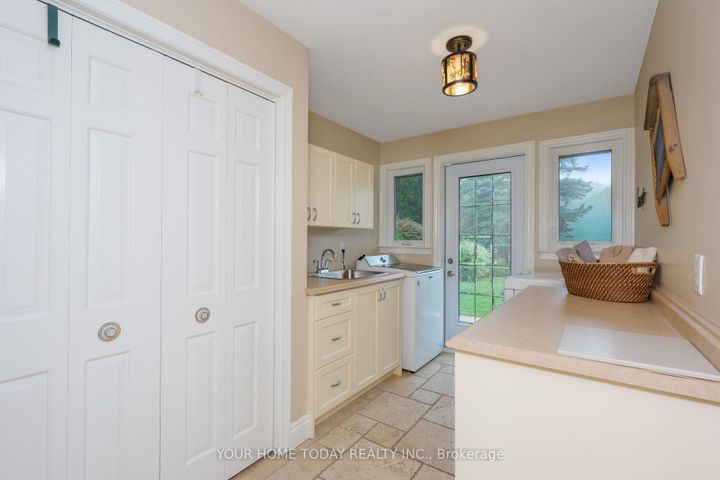 Photo 18 at 12609 Fifth Line, Rural Halton Hills, Halton Hills