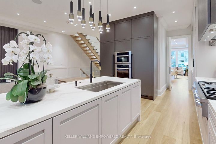 Photo 12 at 127 Joicey Boulevard, Nortown, Toronto