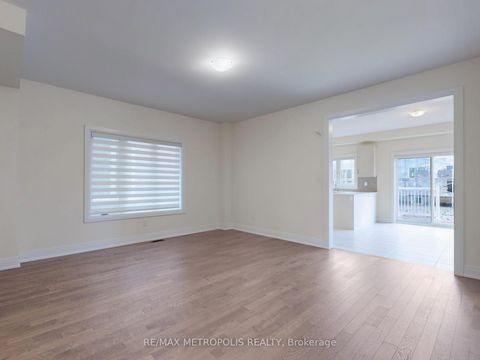 Photo 5 at 21 La Reine Avenue, Oak Ridges, Richmond Hill