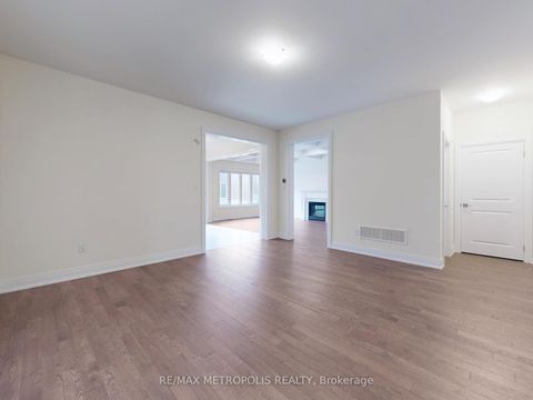 Photo 6 at 21 La Reine Avenue, Oak Ridges, Richmond Hill