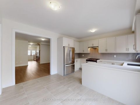 Photo 9 at 21 La Reine Avenue, Oak Ridges, Richmond Hill