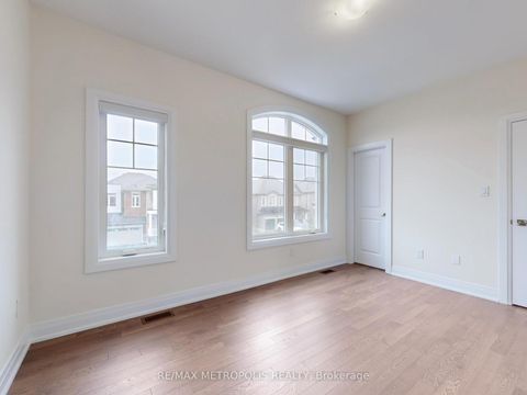 Photo 29 at 21 La Reine Avenue, Oak Ridges, Richmond Hill