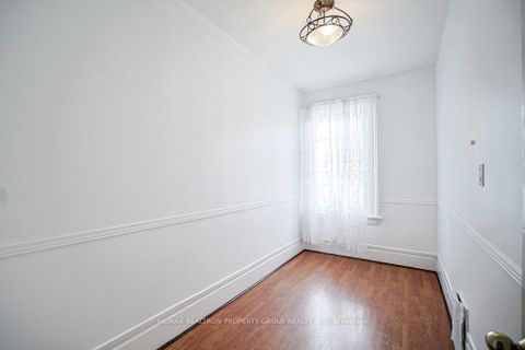 Photo 23 at 141 Gerrard Street E, Moss Park, Toronto