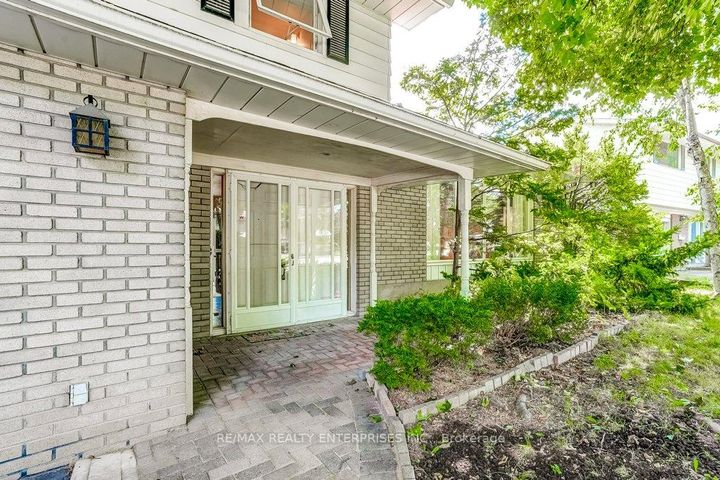 Photo 4 at 1231 Kingsmead Crescent, FA Falgarwood, Oakville