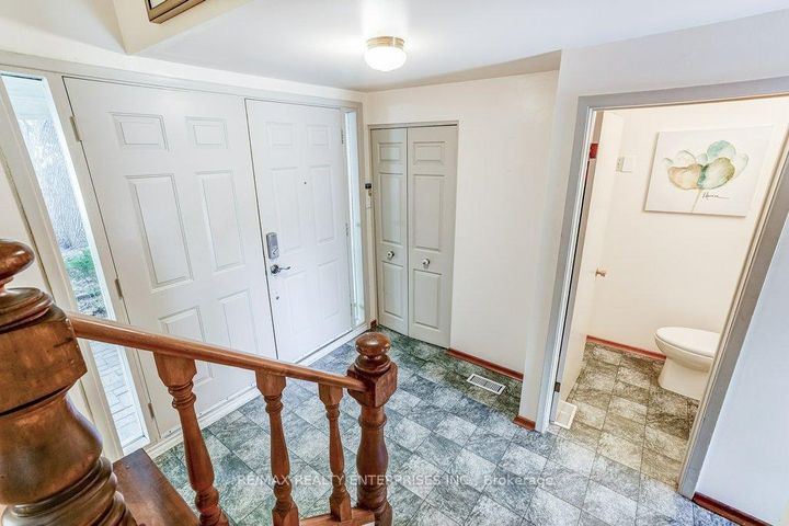 Photo 8 at 1231 Kingsmead Crescent, FA Falgarwood, Oakville