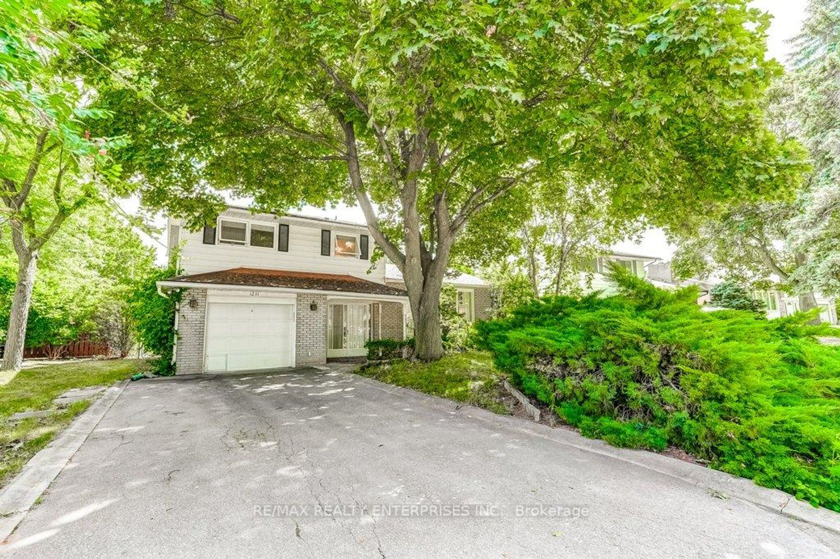 1231 Kingsmead Crescent, FA Falgarwood, Oakville 2