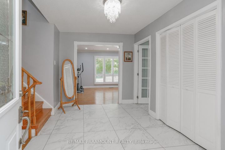 Photo 3 at 48 Boreham Circle, Snelgrove, Brampton
