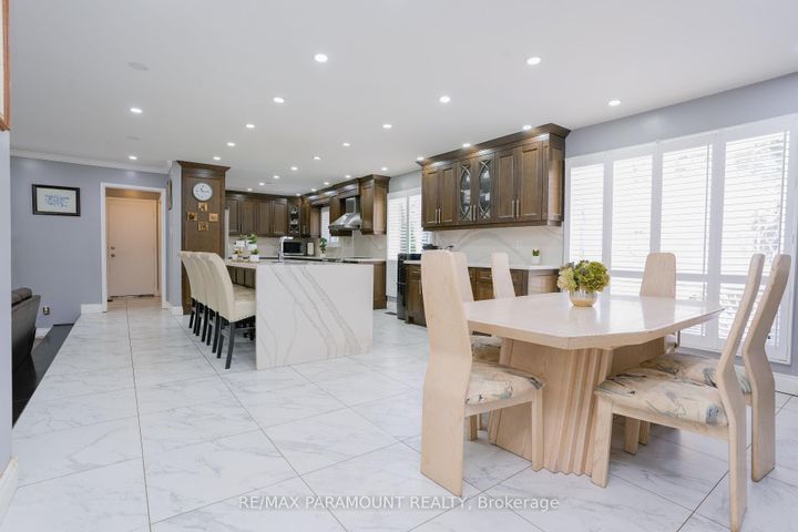 Photo 4 at 48 Boreham Circle, Snelgrove, Brampton