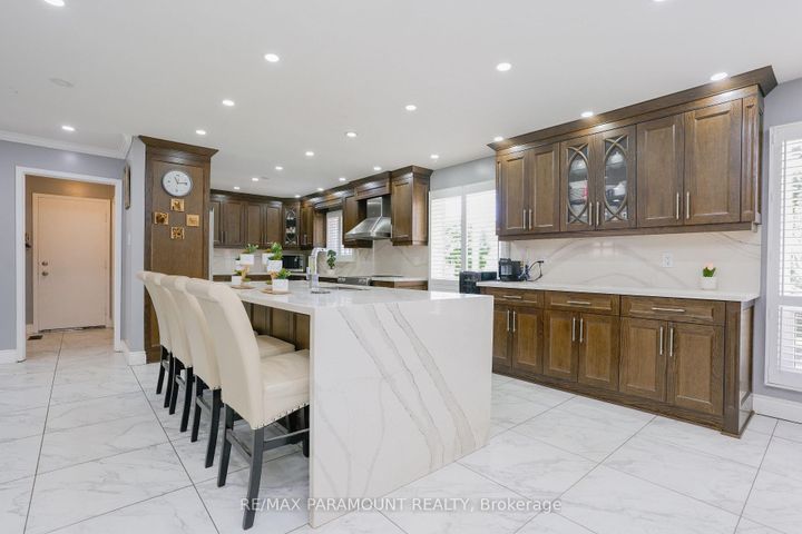 Photo 5 at 48 Boreham Circle, Snelgrove, Brampton